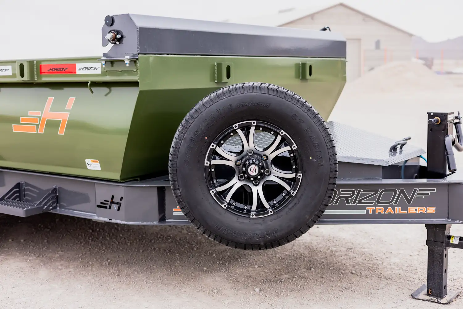 horizon trailers img